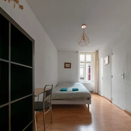 Apartment Le Cocon - Cocooning Avec Terrasse - Rue Des Gras Clermont-Ferrand